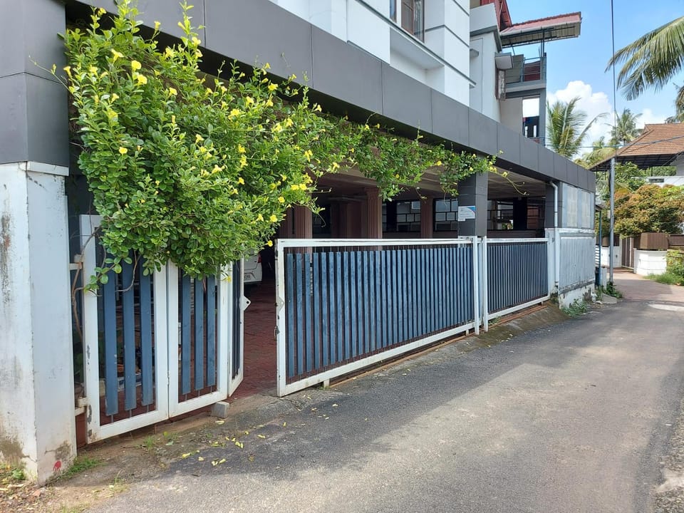 Property building, Day, Neighbourhood, Street view