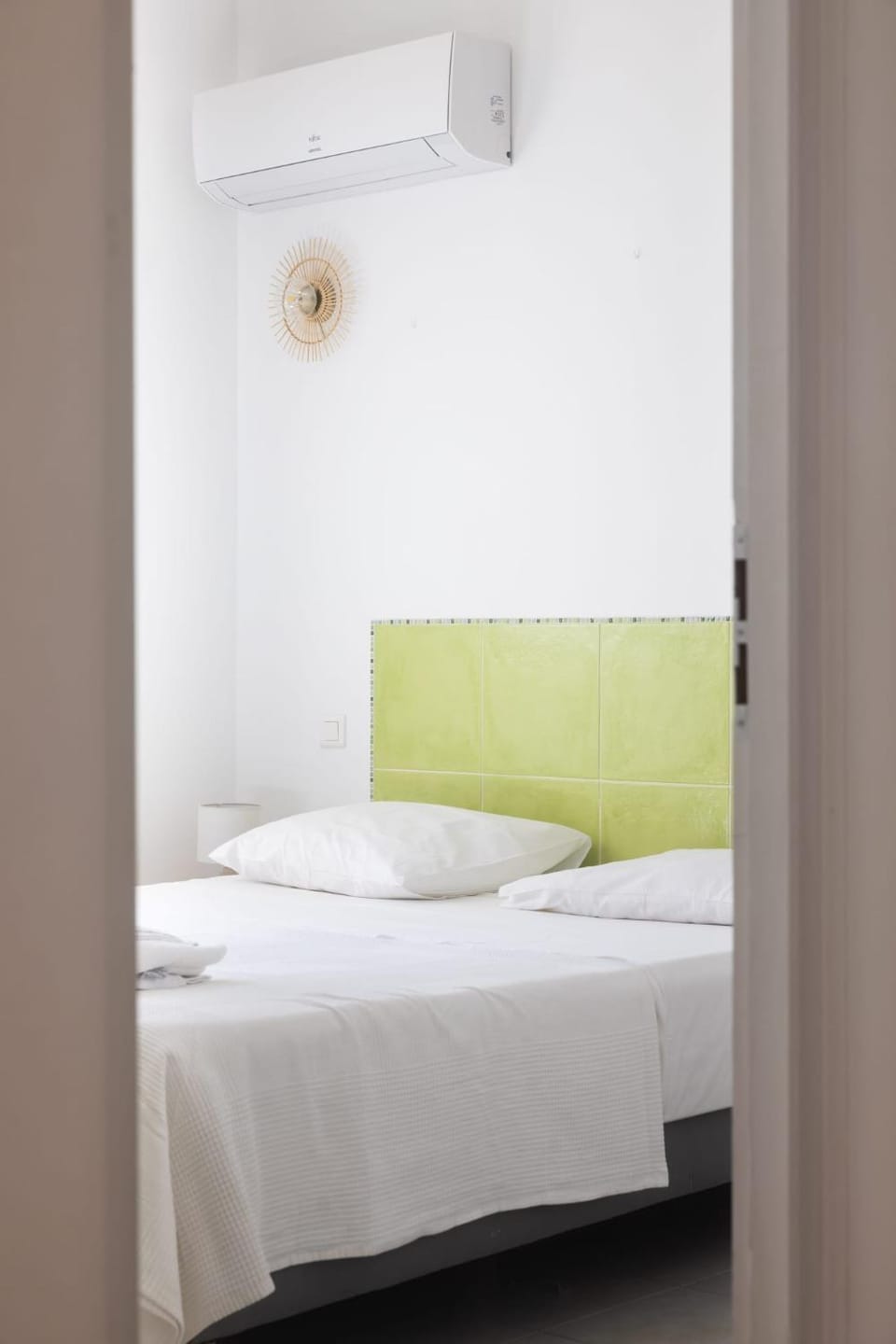 Bed, Bedroom, air conditioner