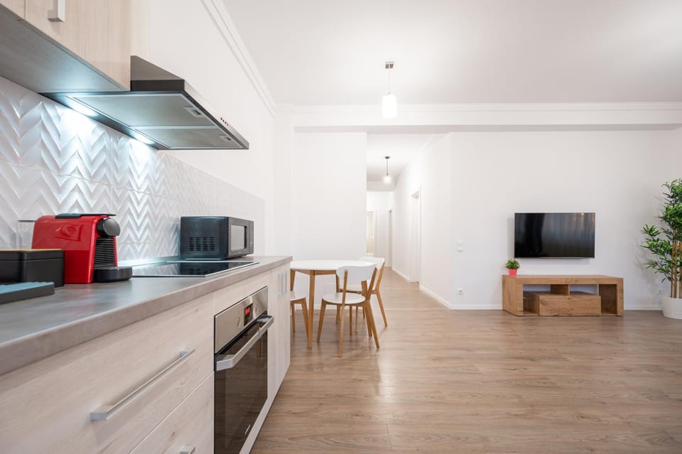 TV and multimedia, Kitchen or kitchenette, Living room, Dining area