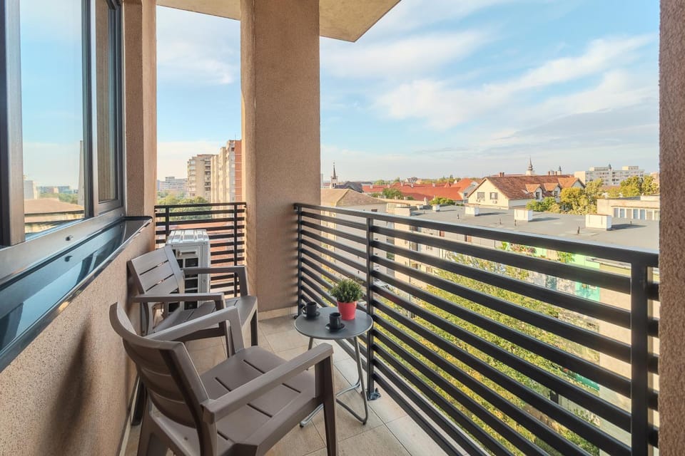Day, View (from property/room), Balcony/Terrace, City view