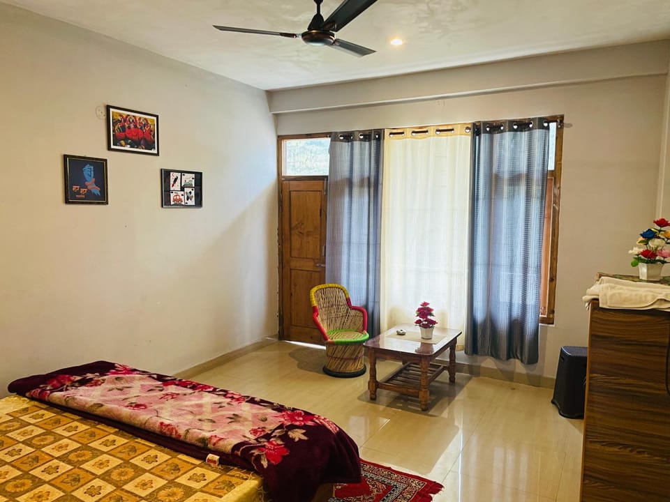 The Riverwoods - Cafe & Stay Bed and Breakfast in Himachal Pradesh