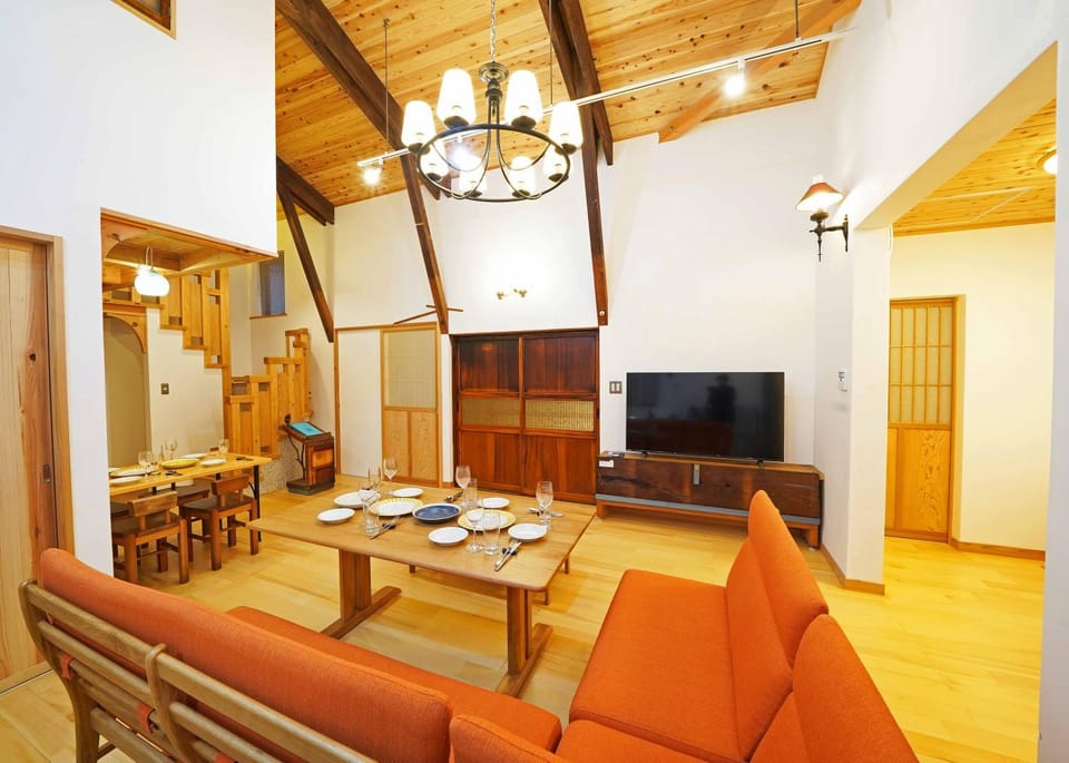 Living room, Dining area