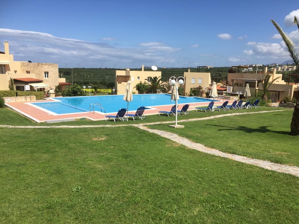 Garden, Swimming pool
