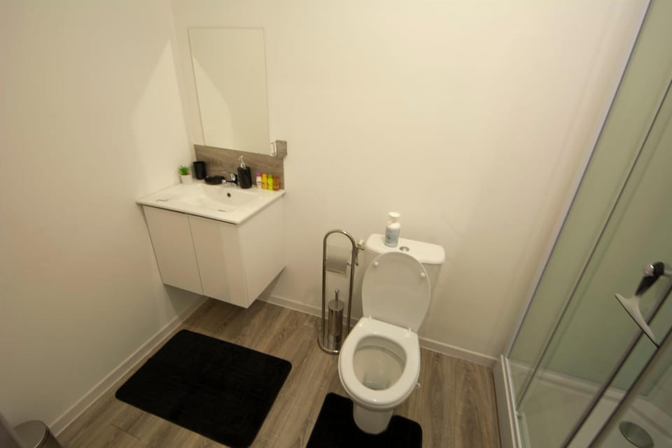 Shower, Toilet, Bathroom