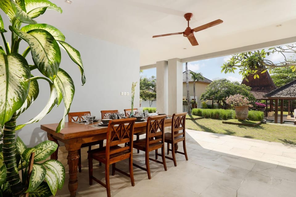 Spring, Day, Garden, Dining area, Garden view, fireplace