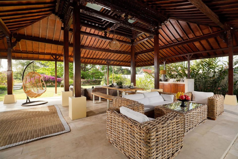 Patio, Day, Garden, Balcony/Terrace, Living room, Seating area, Garden view