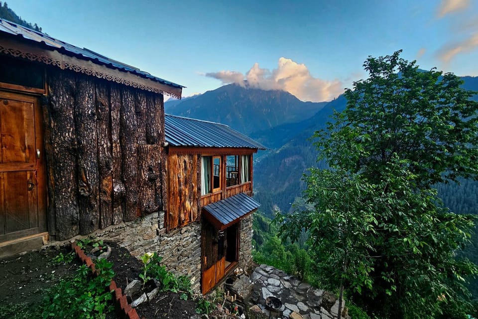 Property building, Natural landscape, Mountain view