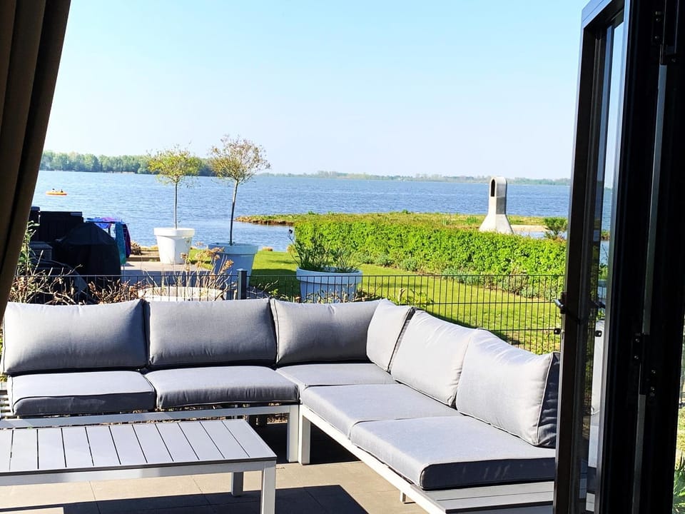 Elite Cube mit Dachterrasse Meerblick und Strand House in Biddinghuizen