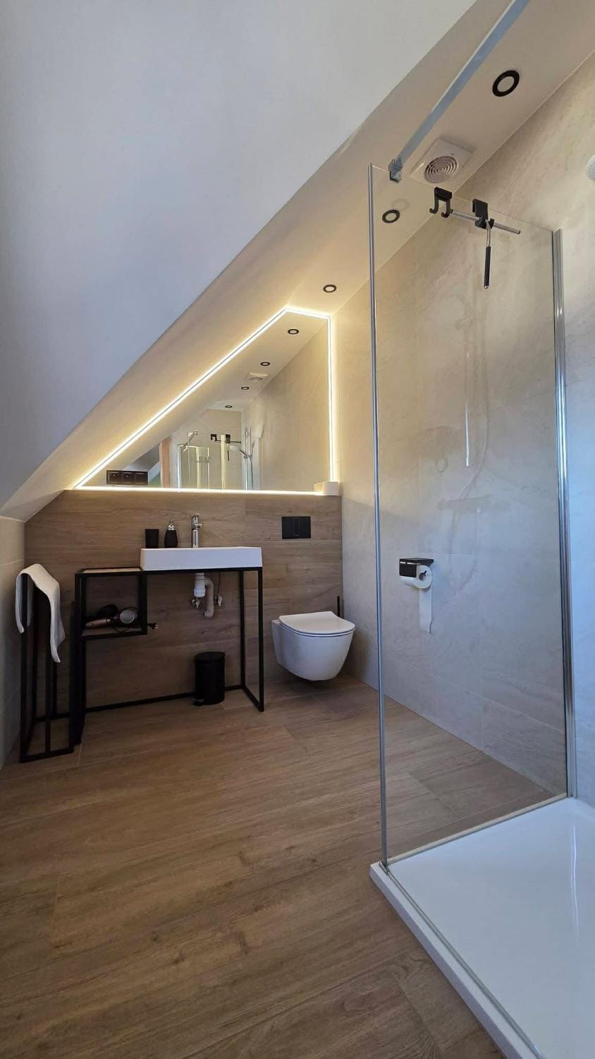 Shower, Toilet, Bathroom