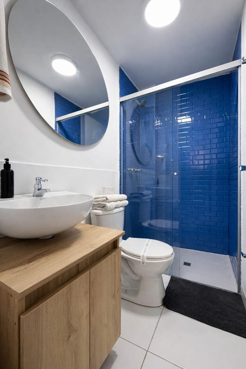 Aparta estudio cerca al Parque Lleras MAN202 By Roots Rentals Apartment in Medellin