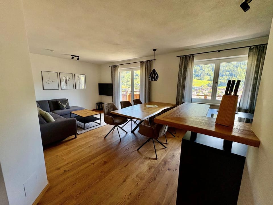 Sun Hill Apartment in Schladming