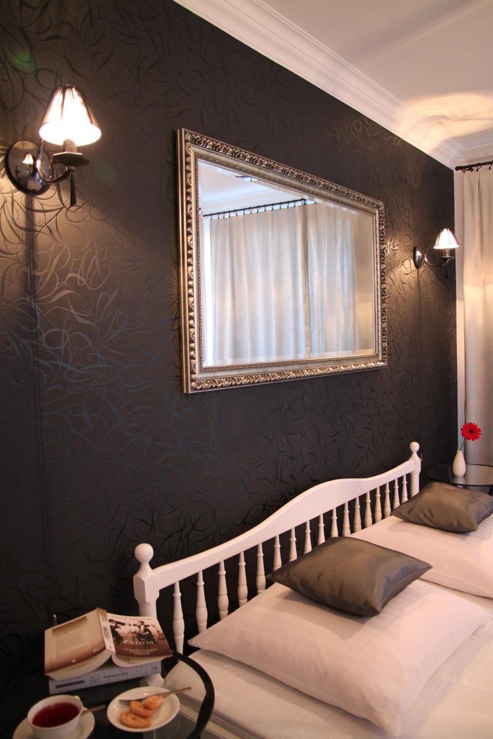Bed, Photo of the whole room
