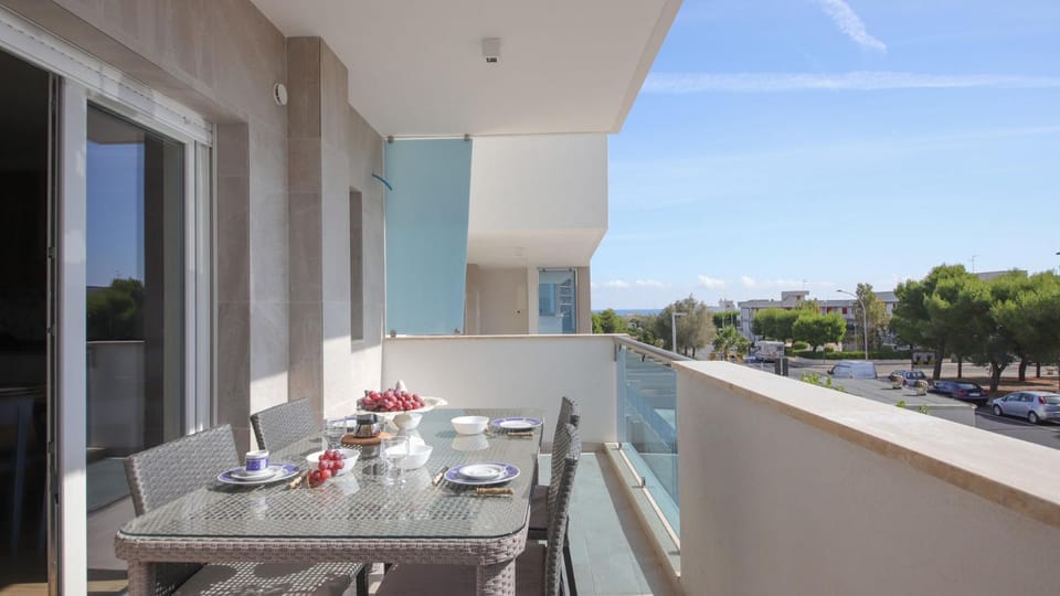 Dimora Paradiso, Monopoli, Puglia, Sea-View, Stylish, Family Friendly Home Apartment in Apulia