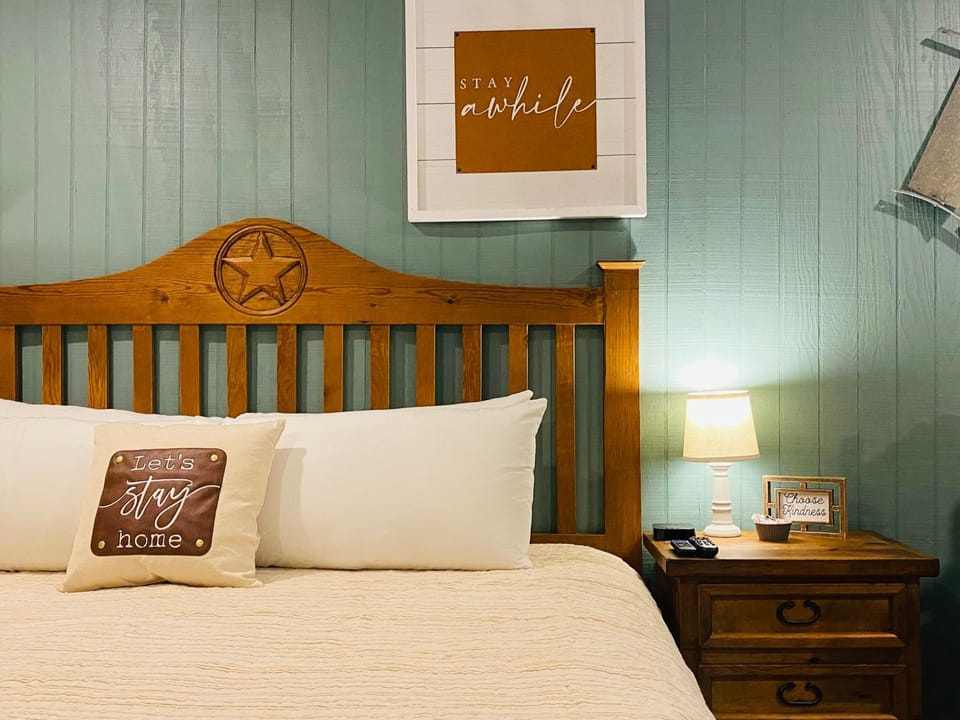 Deluxe Big Texan Multi Suite Apartment in Amarillo