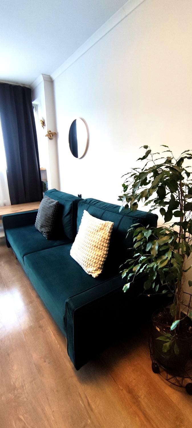 View (from property/room), Living room, Seating area, City view, Street view, Quiet street view