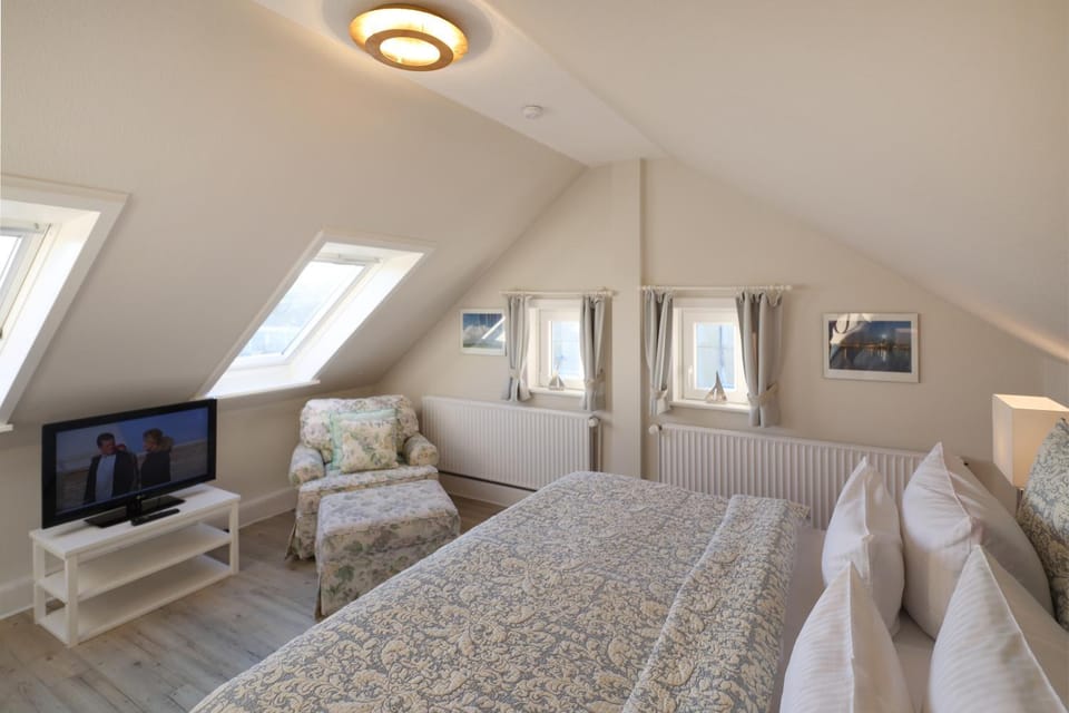 TV and multimedia, Bedroom