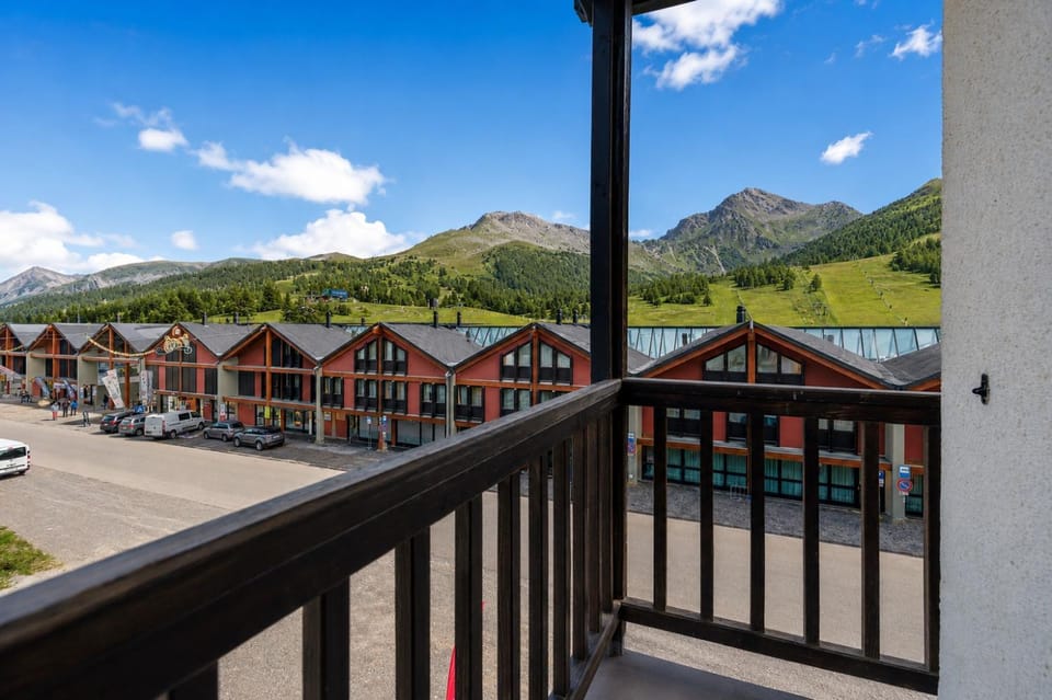 Hostdomus - Fox Suite Apartment in Sestriere