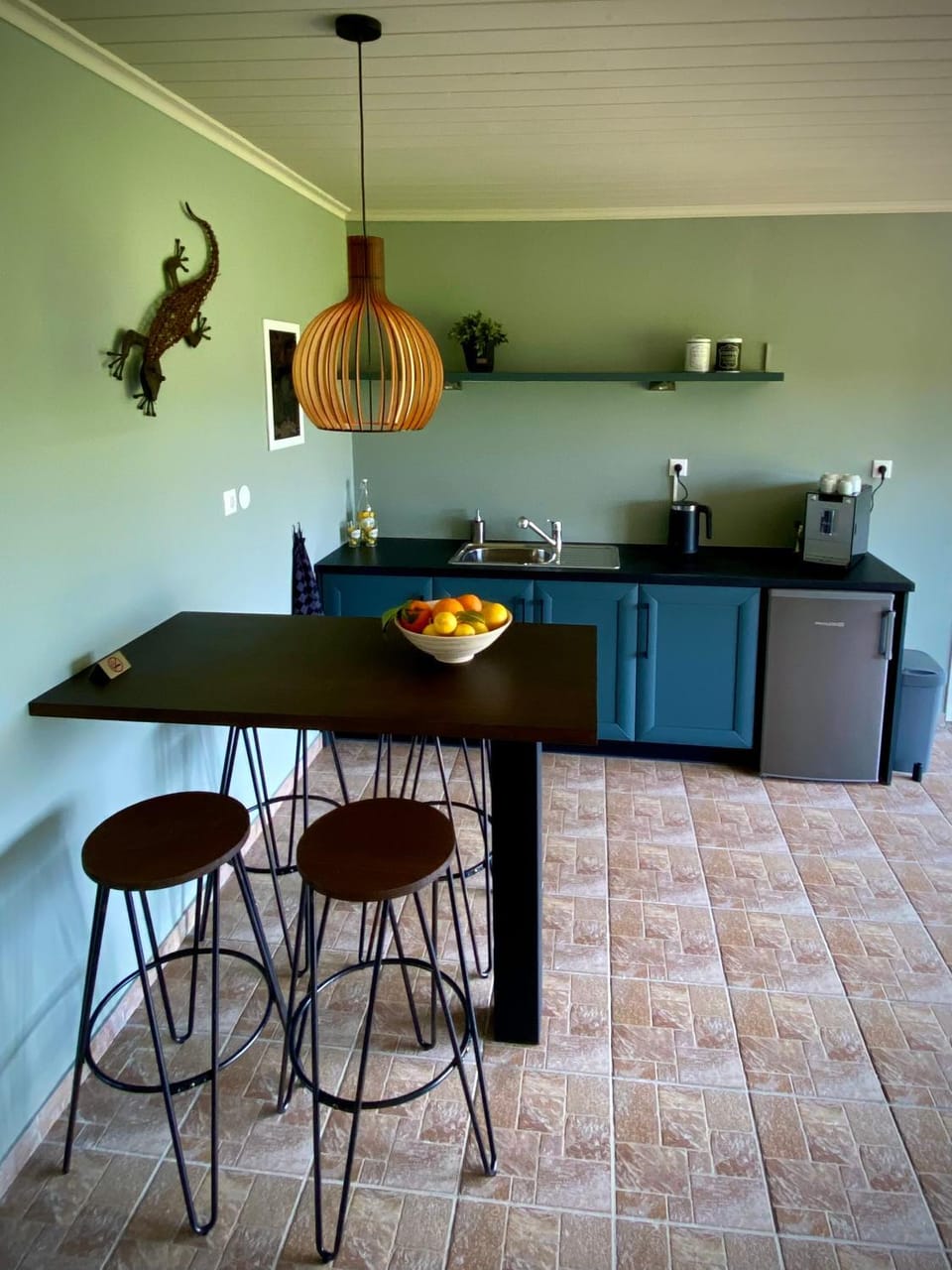 Coffee/tea facilities, Kitchen or kitchenette, oven