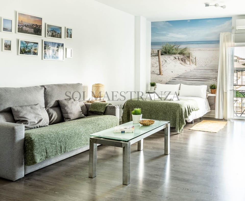 Bed, Living room