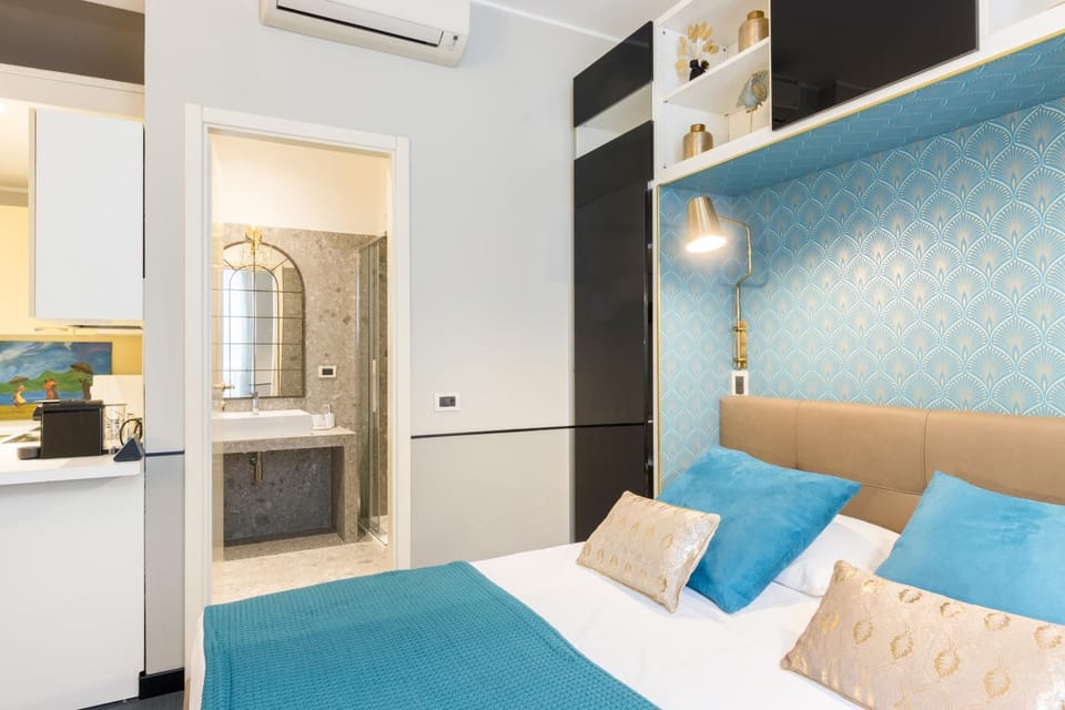 Bed, Bathroom