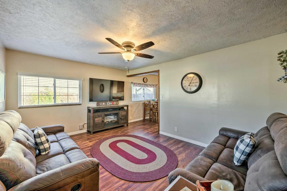 Cozy Cottage w/ Game Room ~ 17 Mi to Dtwn SLC! House in South Jordan