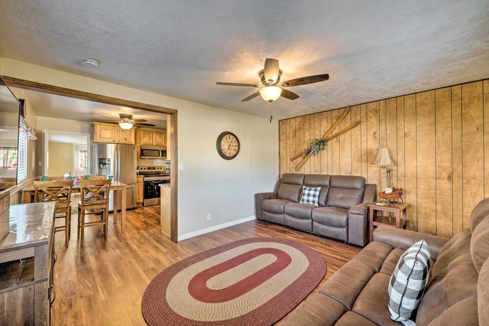 Cozy Cottage w/ Game Room ~ 17 Mi to Dtwn SLC! House in South Jordan
