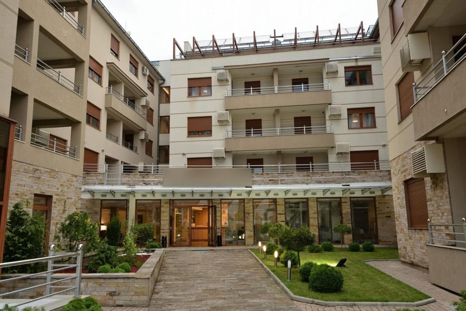 Property building, Facade/entrance