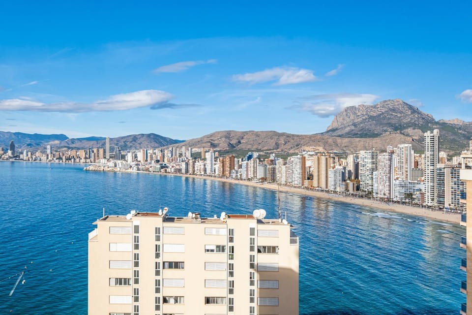 Nearby landmark, Off site, Day, Natural landscape, Beach, City view, Mountain view, Sea view