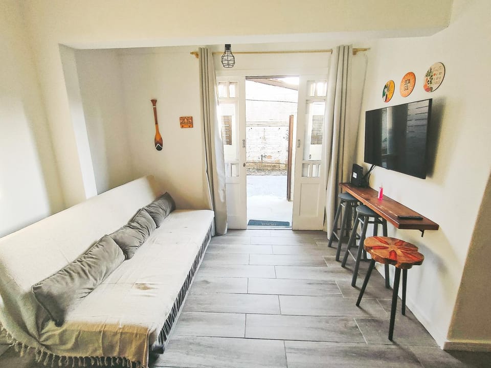 Communal lounge/ TV room, Bed, TV and multimedia, Living room, Photo of the whole room, Evening entertainment