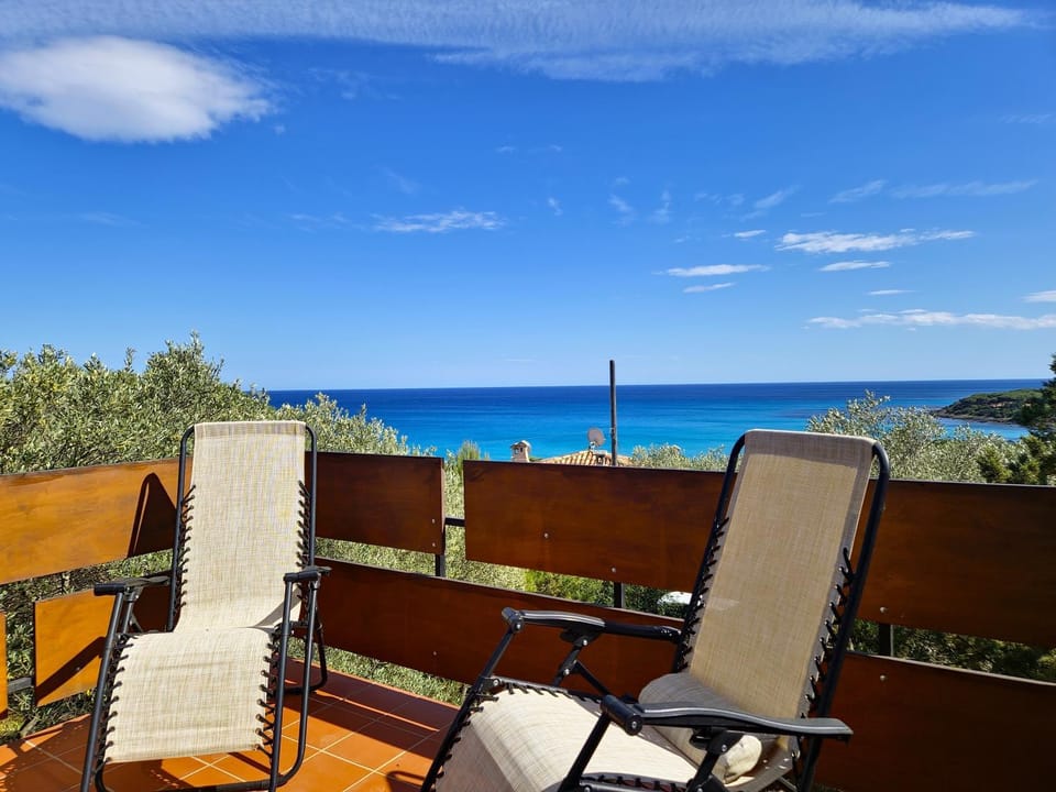 View (from property/room), Balcony/Terrace, Seating area, Sea view