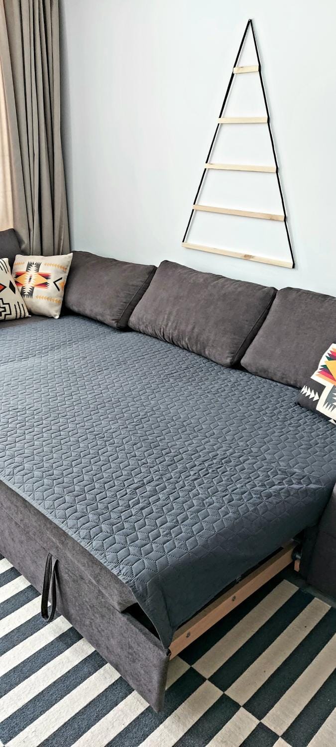 Bed, Seating area