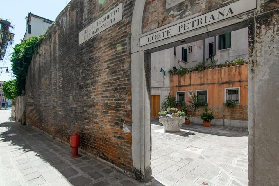 Residence Alma - Rialto Bridge Apartment in San Marco