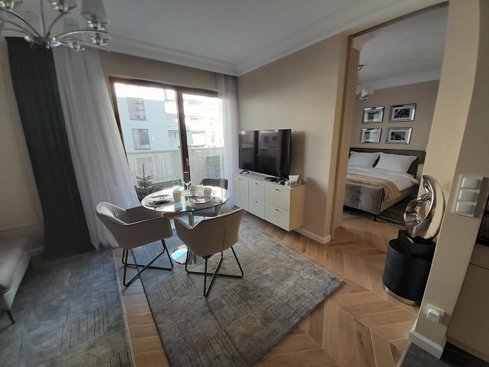 TV and multimedia, Dining area