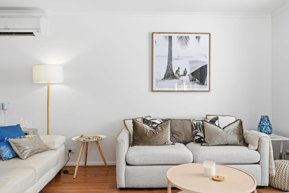 Salty Kisses House in Inverloch
