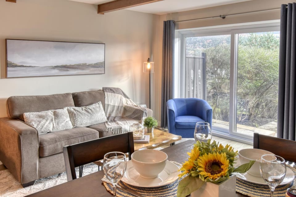 Elegant Apartment - View Tremblant Versant South Apartment in Mont-Tremblant