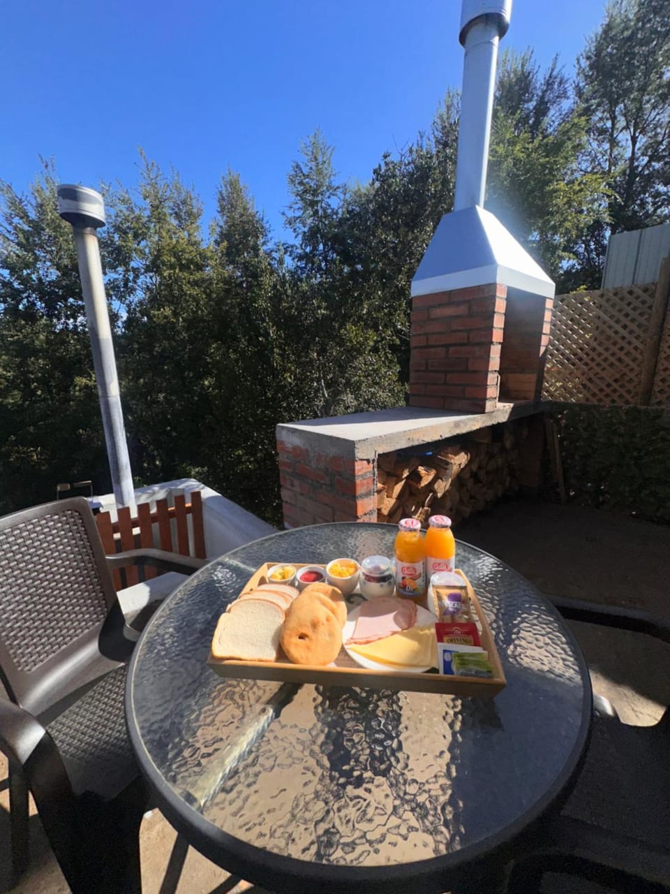 BBQ facilities, Continental breakfast