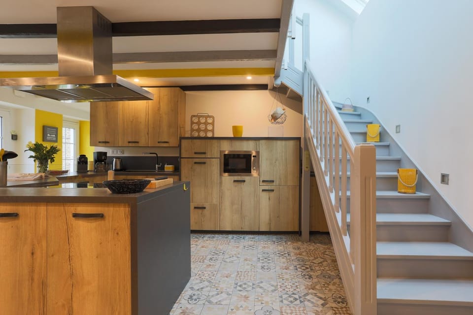 Property building, Kitchen or kitchenette, Living room