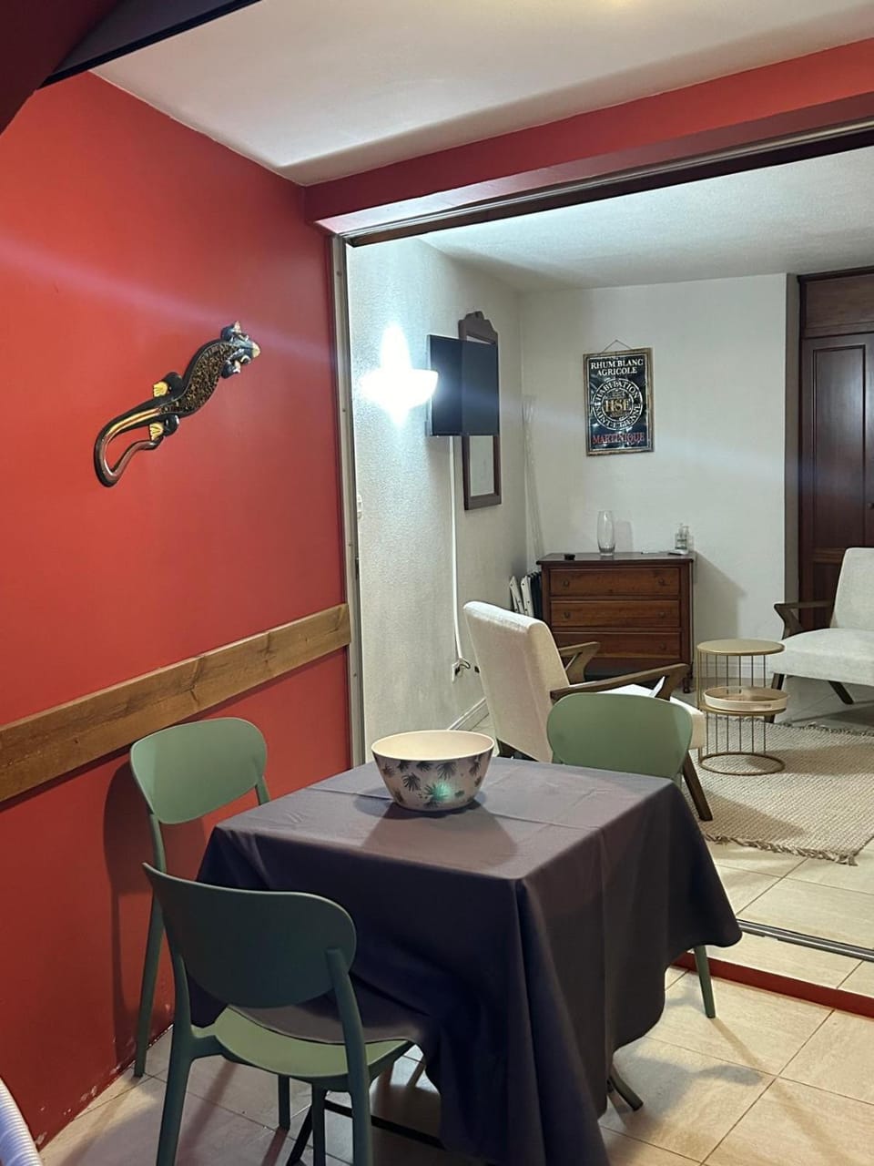 Kitchen or kitchenette, microwave, stove
