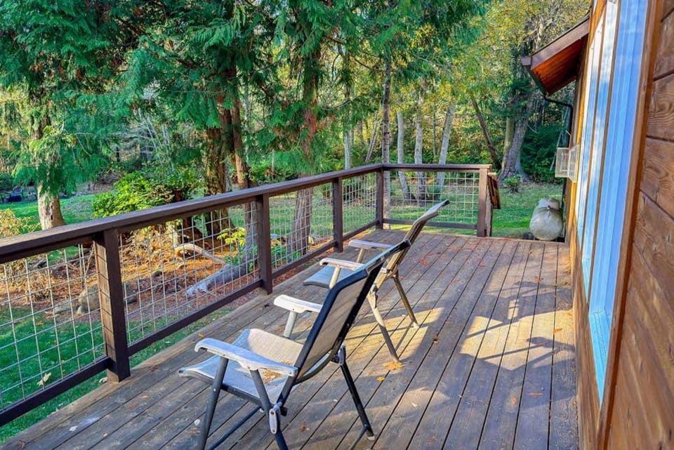 Buckhead Cabin Cabin in Marrowstone Island