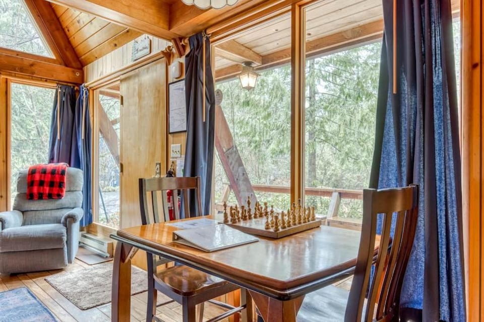 Chalet Shangri-La House in Mount Hood Village