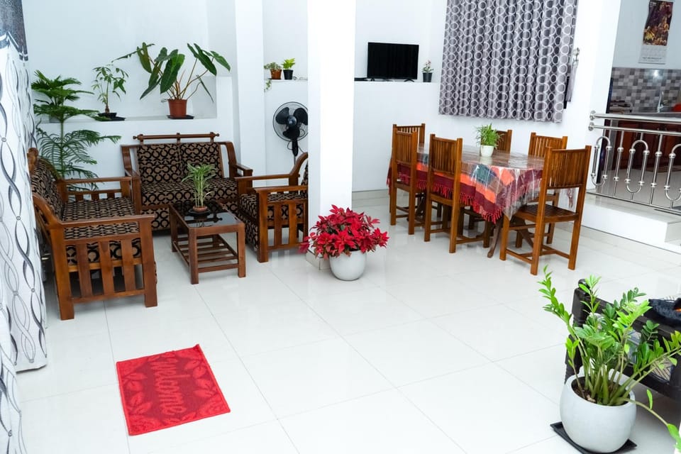 Flower Top Ella House in Central Province