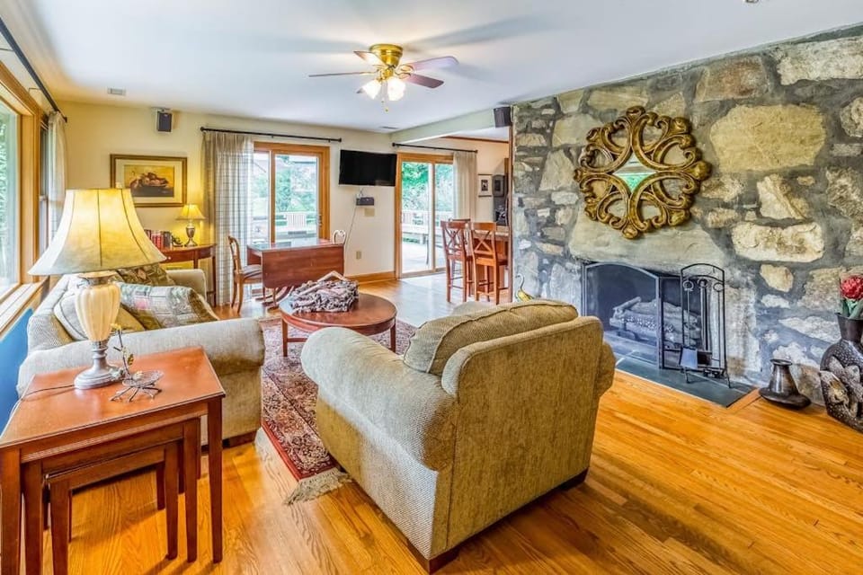 The Rock House at Big Bear Estates House in Tennessee