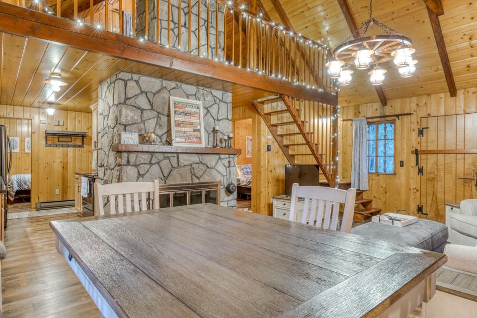 Campfire Cabin on the River Cabin in Mount Hood Village