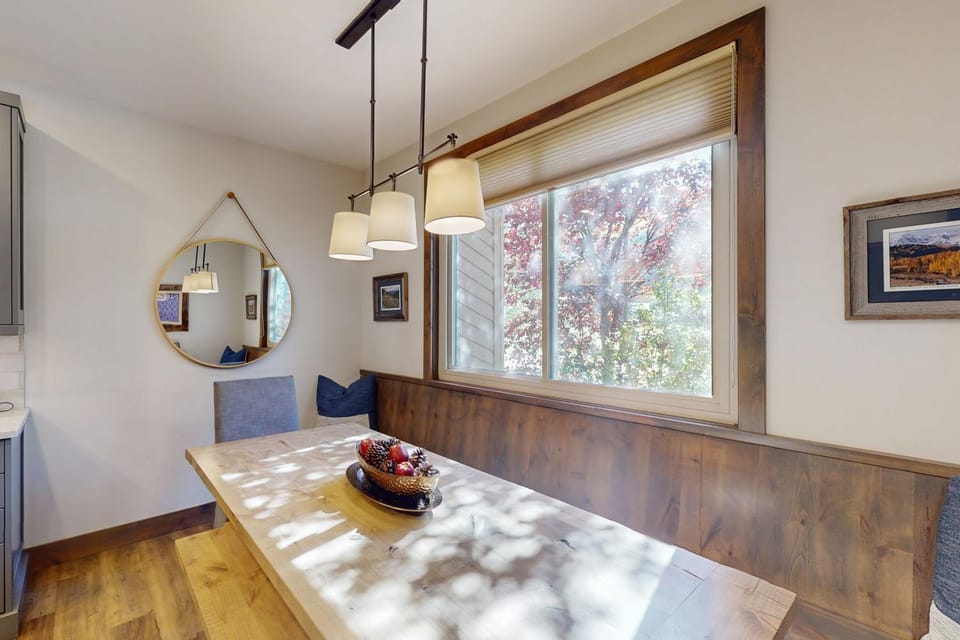 Remodeled Mountain-View Escape House in Eagle County