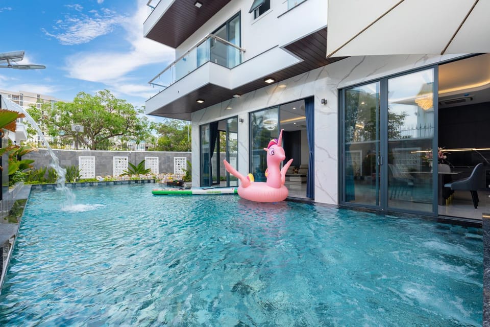 Villa B2-34 Long Cung - Phòng hát Karaoke VIP - 100m tới biển Villa in Vung Tau