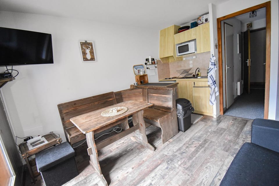 Au Pied des Pistes B48, Chaleureux studio 4 pers, balcon plein SUD, DRAPS NON COMPRIS Apartment in Haute-Savoie