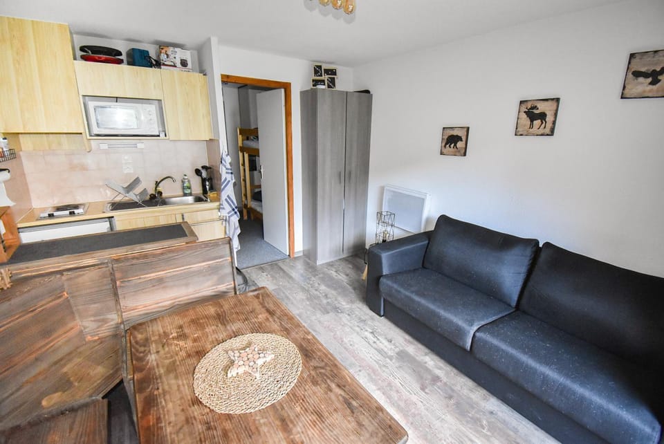 Au Pied des Pistes B48, Chaleureux studio 4 pers, balcon plein SUD, DRAPS NON COMPRIS Apartment in Haute-Savoie