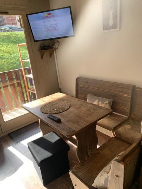 Au Pied des Pistes B48, Chaleureux studio 4 pers, balcon plein SUD, DRAPS NON COMPRIS Apartment in Haute-Savoie