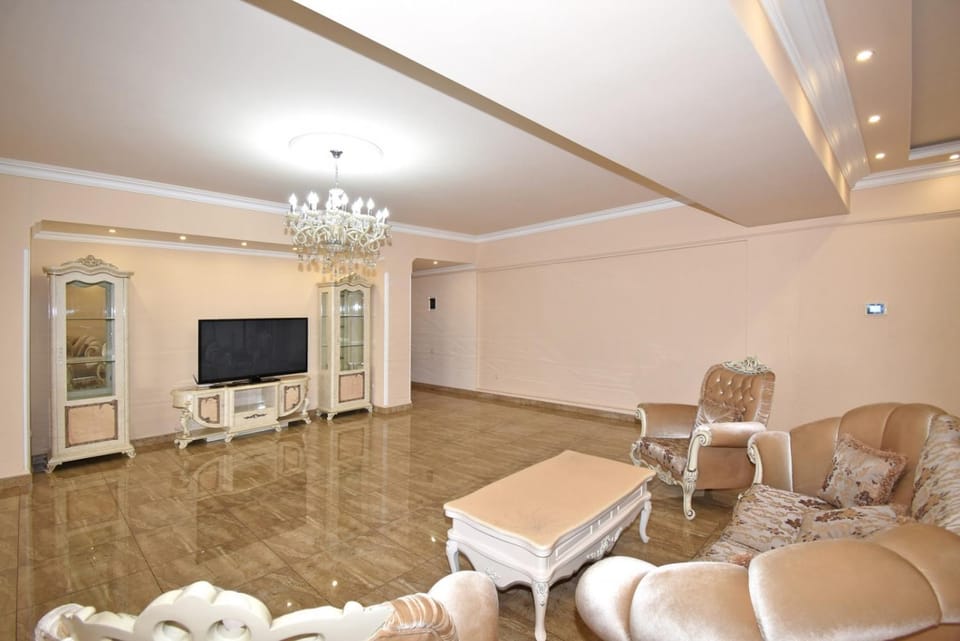 Northern Avenue, 4 bedrooms Grand & Luxe apartment T8 Apartment in Yerevan
