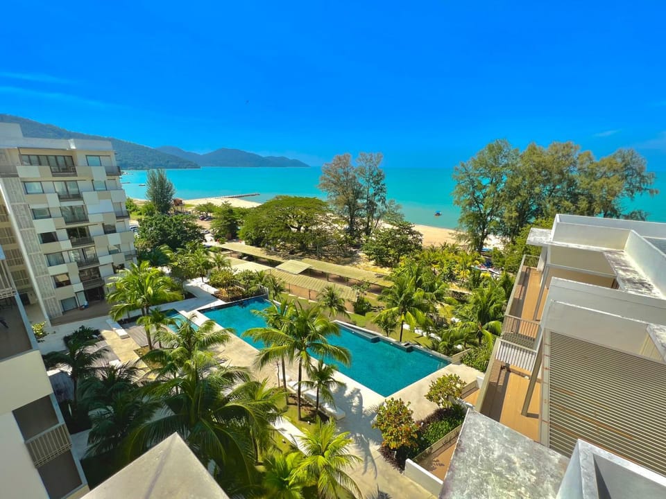 Property building, Bird's eye view, View (from property/room), Mountain view, Pool view, Sea view, Swimming pool